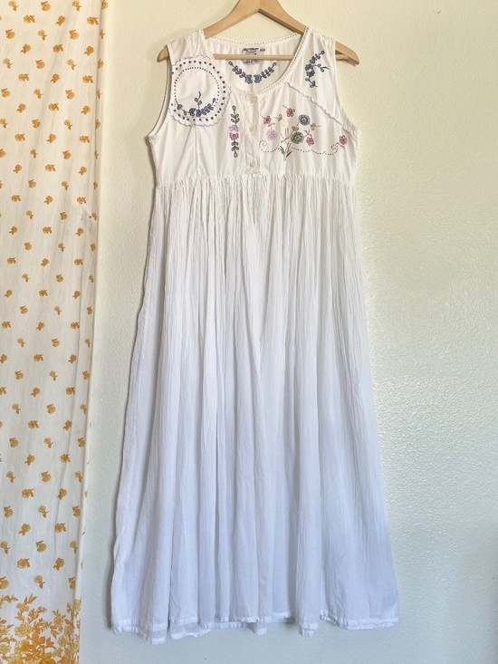 Papillion Dresses & Skirts - Vintage Papillon White Cotton Embroidered Prairie Maxi Dress S/M